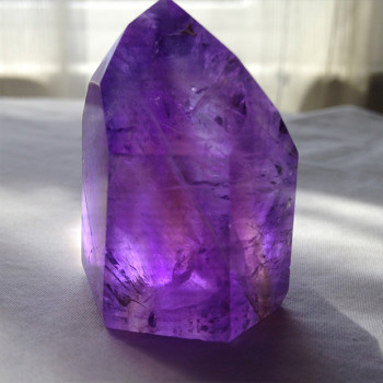 amethist crystal healing stone